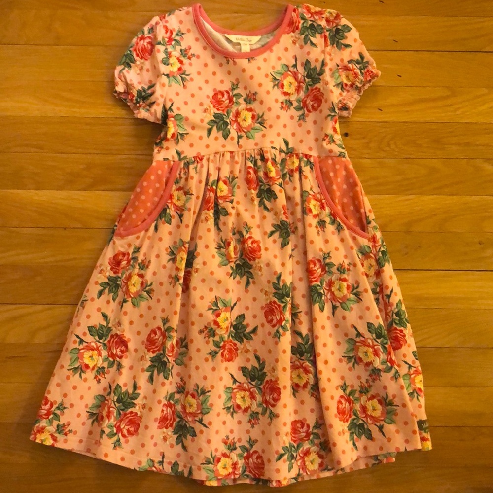 Adorable short sleeved dress